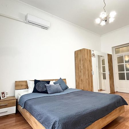 Majestic Residency - 3 Bedrooms Apartment Budapest Kültér fotó