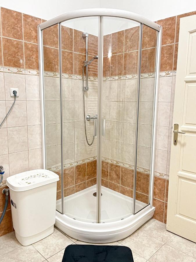 Majestic Residency - 3 Bedrooms Apartment Budapest Kültér fotó